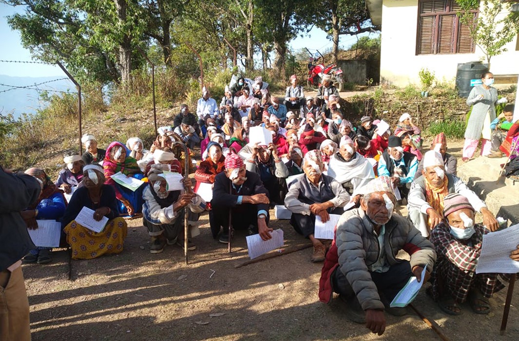 बैतडीको  मेलौलीमा सम्पन्न आँखा उपचार शिविरबाट ५ सय ६८ जनाले सेवा लिए 